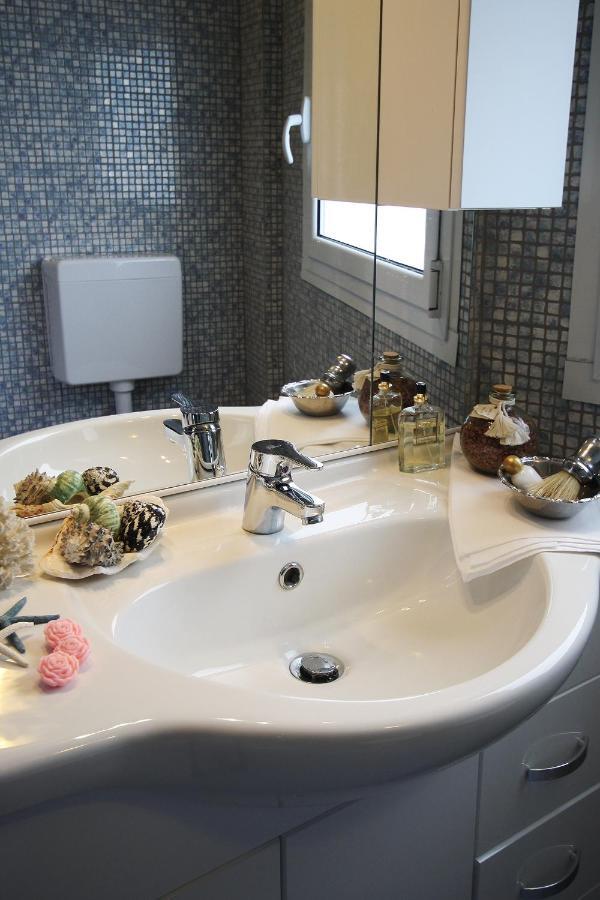 Villa Chiara Marina Trilocale 因佩里亚 外观 照片